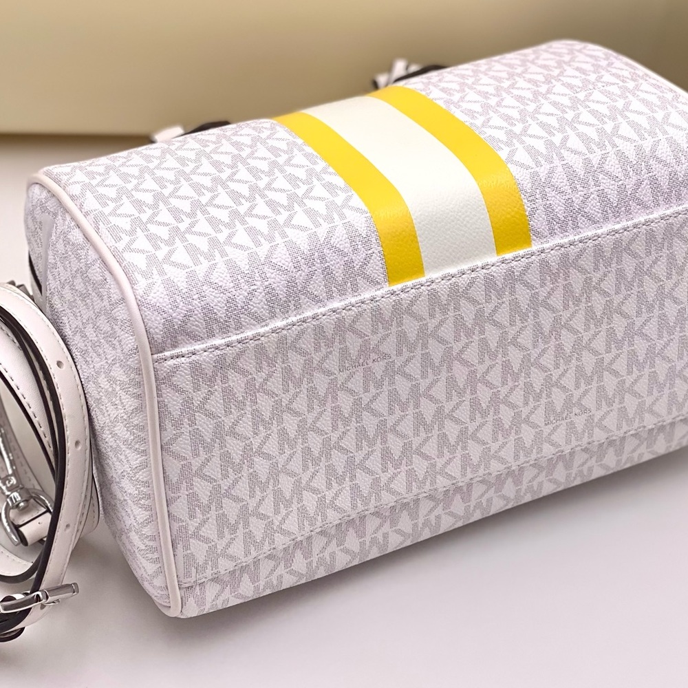 Michael Kors Bedford Crossbody Bag - Picture 10 of 11